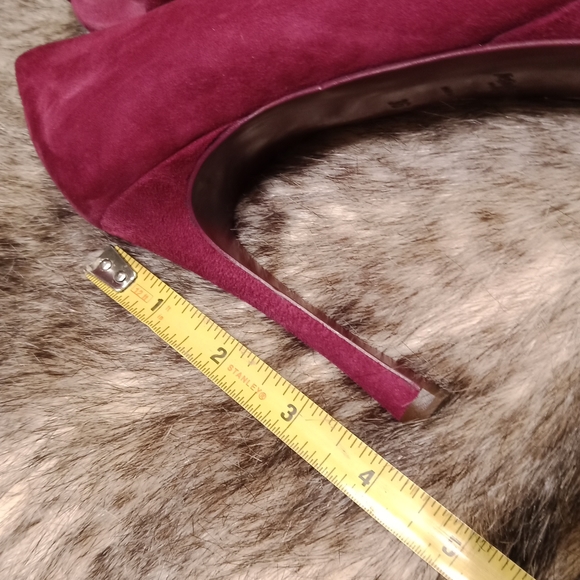 Yves Saint Laurent suede heels - Picture 8 of 16